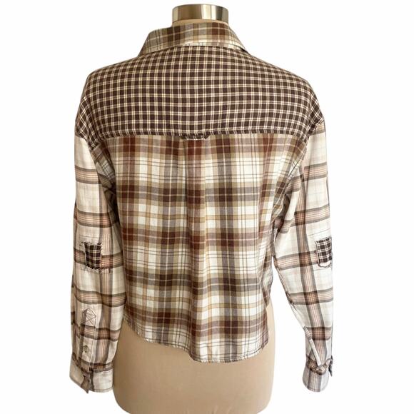 American Eagle Cozy Cabin Cropped Flannel Button Up SMALL Mixed Print Casual - Picture 2 of 10